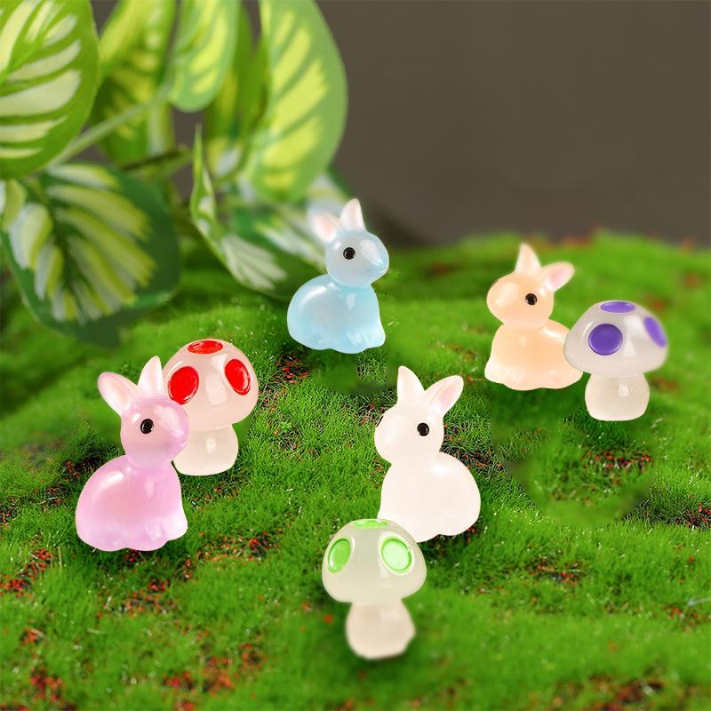 Random Color Glow in The Dark Mushroom & Rabbit Design Resin Ornament, 20pcs Mini DIY Decoration, DIY Accessories for Car, Garden, Party