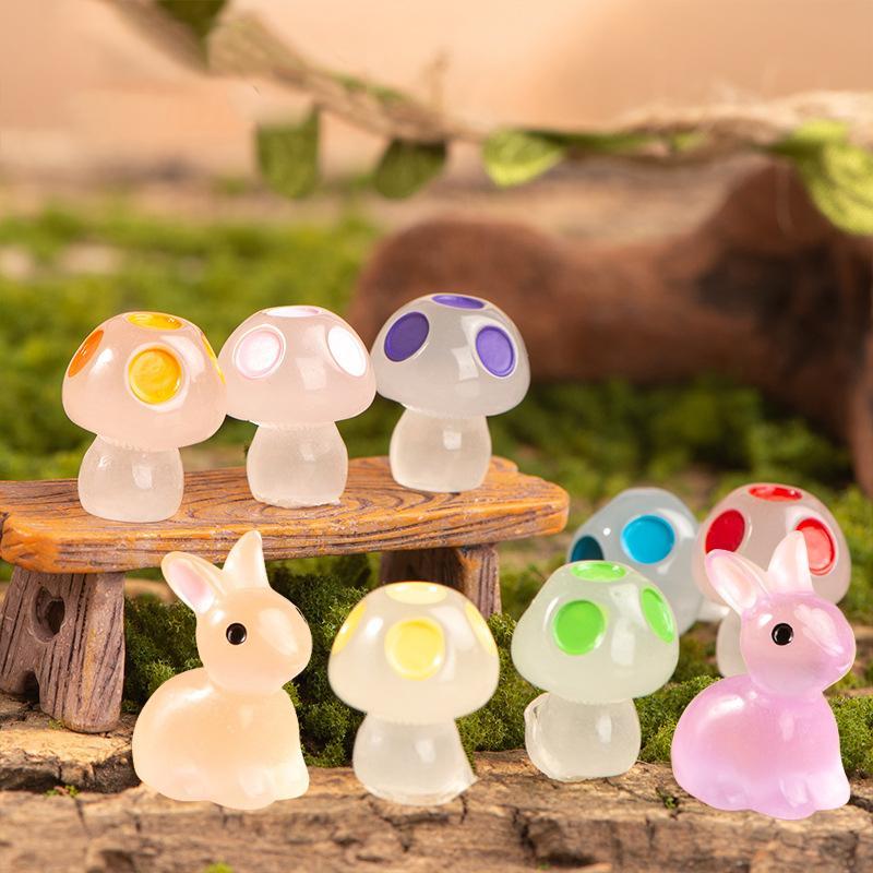 Random Color Glow in The Dark Mushroom & Rabbit Design Resin Ornament, 20pcs Mini DIY Decoration, DIY Accessories for Car, Garden, Party