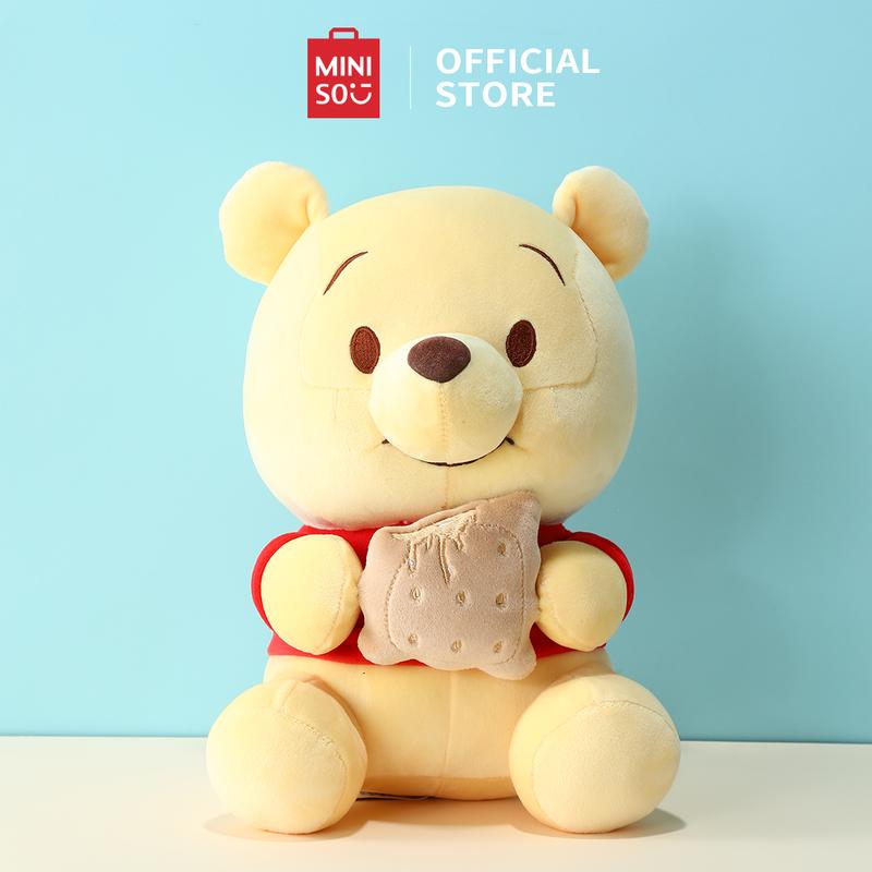 Winnie The Pooh Series Winnie Doll Sitting Pose Holding Cookie Dolls 100% Authentic Cute Dolls Comfortable In Hand 100% Polyester Fiber Birthday Gift Rag Doll