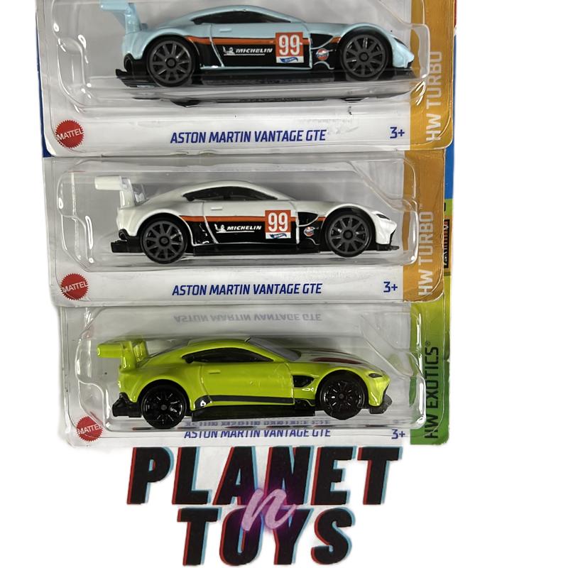 Hot wheels aston martin vantage gte diecast car - scale 1:64