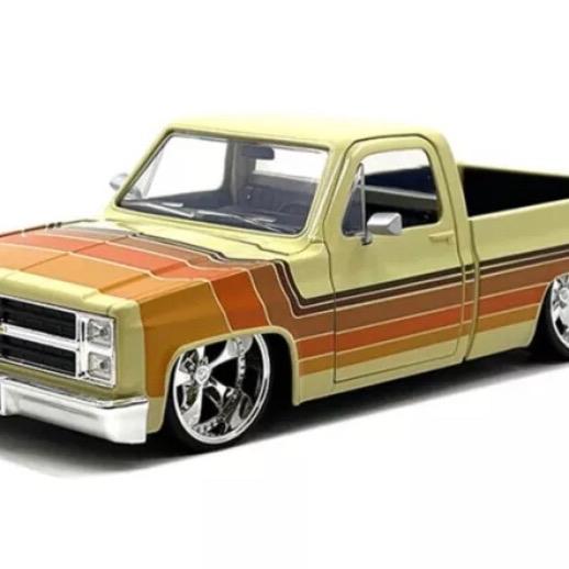 Jada Just Trucks 1985 Chevrolet C-10 1 24 Cartelli Wheels Beige Model Toy Vehicle