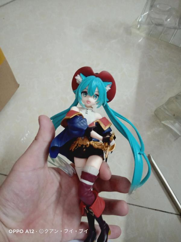 Hatsune Miku Wonderland Figure - Puss in Boots Figure Girl 18 cm, Perfect for Display and Collectors