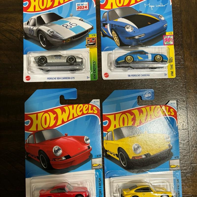 Hot Wheels Porsche car