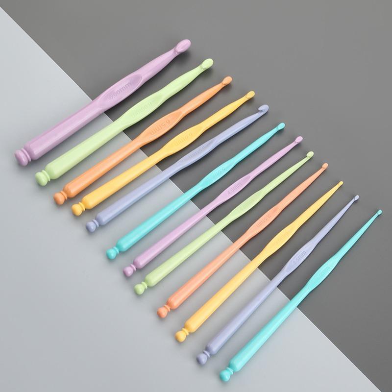 Random Color Lightweight Crochet Hook, 12pcs Lace Crochet Hook Needle, DIY Yarn Weaving Tool, Knitting Tool, Braiding Crochet Sewing Tools, Portable Sewing Accessories For Home And Outdoor Travel