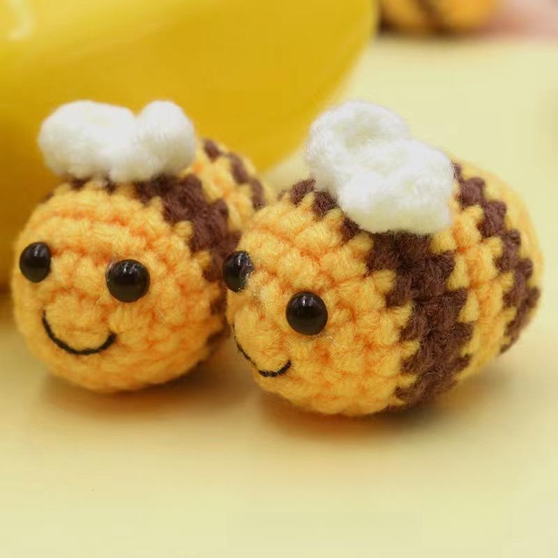 Cute Bee Design Mini Crochet Ornament, 3 Counts Handmade Crochet Bee Decoration, Crochet Decoration for Home Office Desk, Gift for Friend