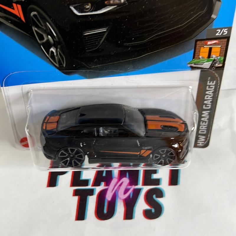 Hot Wheels 18 Camaro SS Diecast Car - Scale 1:64